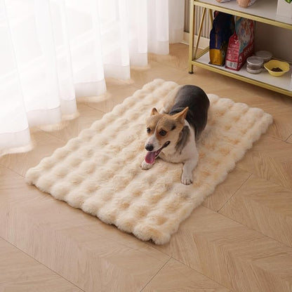 SHENGOCASE Pet Cushion Pad, Faux Fur Dog and Cat kneading Pillow, Cozy Bed Insert for Crate Pad Padding for Cage Kennel House Condo Shelf (27.5" x 41")