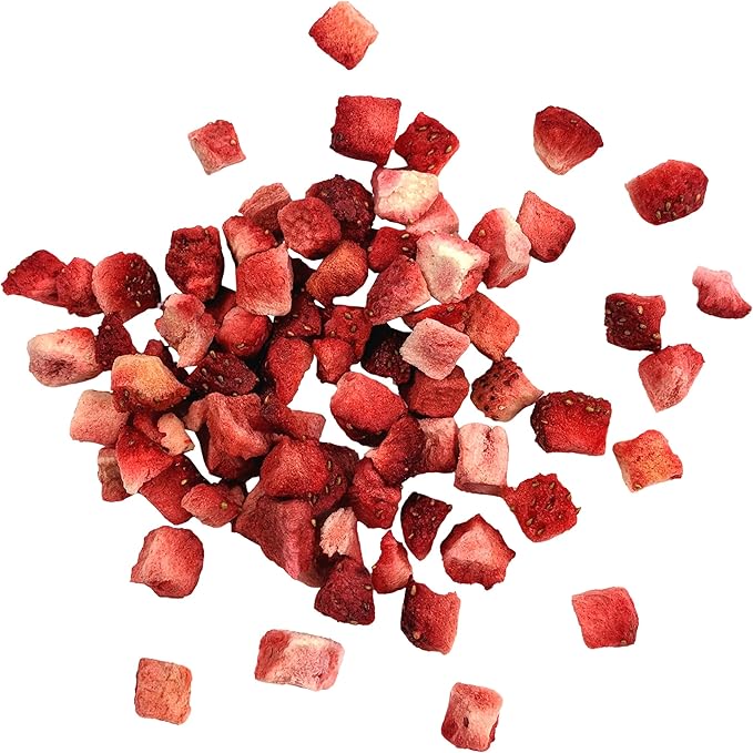 Oxbow Simple Rewards Small Pet Treats, Freeze Dried Fruit, Guinea Pig & Bunny Treats, Healthy Pet Fruit Snack for Rabbit & Guinea Pig, Freeze Dried Strawberries, 0.5 oz Bag
